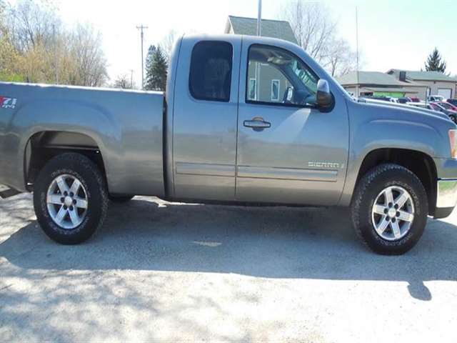 2007 GMC Sierra 1500 SLT 4dr Extended Cab 4WD 6.5 ft. SB